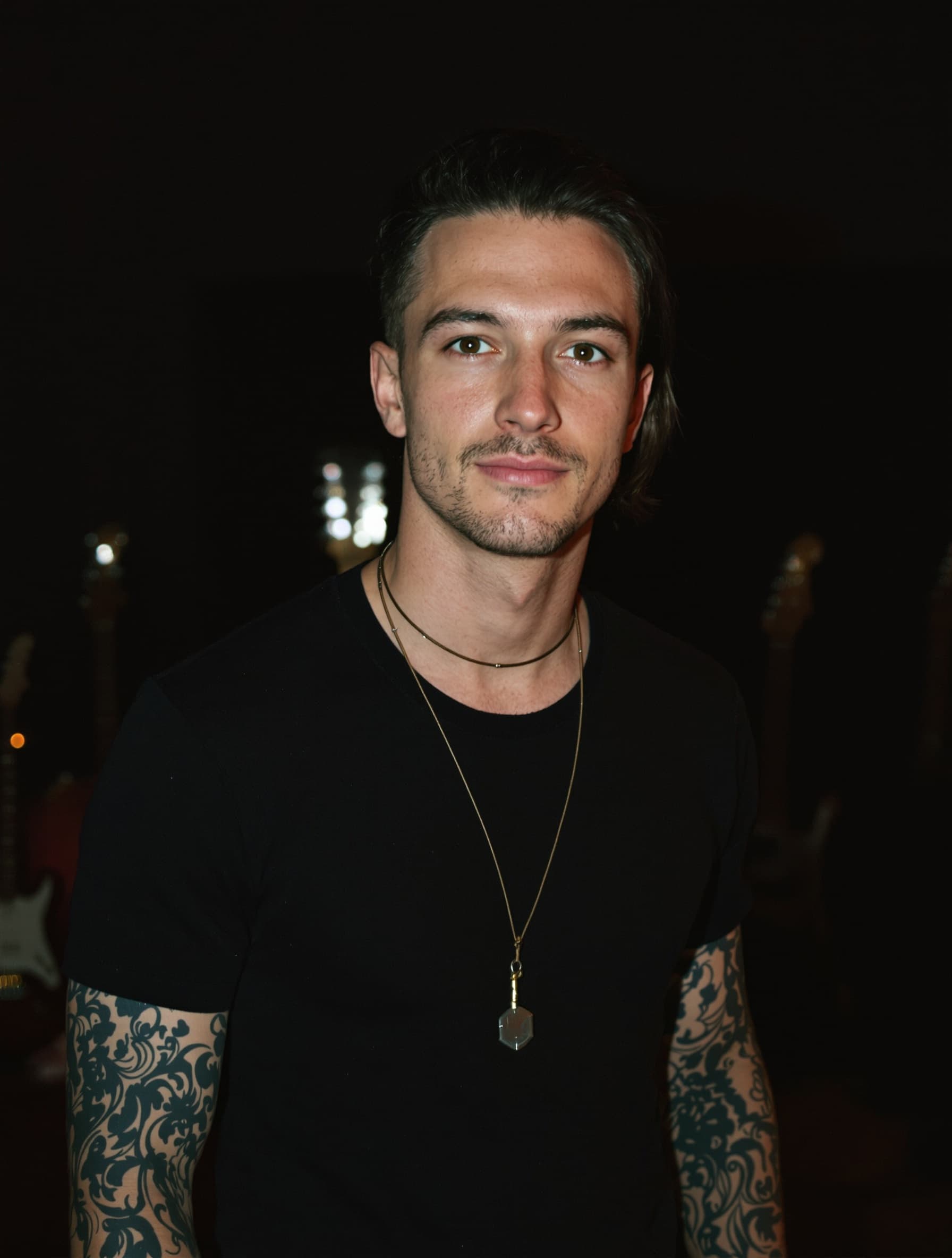 Damon AI companion on Yapo